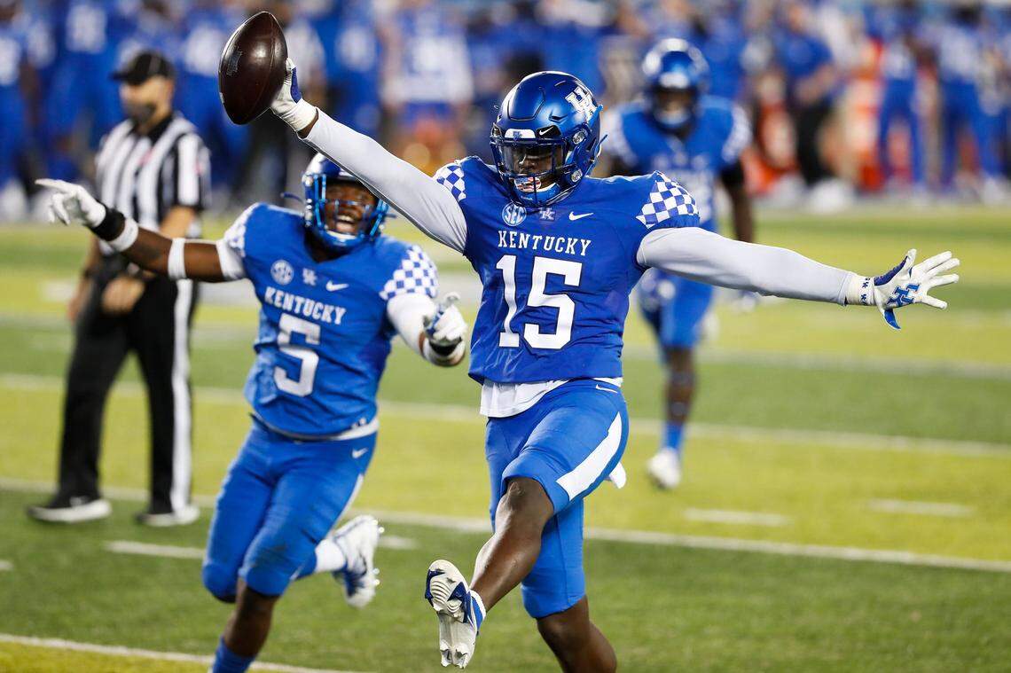 Kentucky linebacker Jordan Wright (15) scored a touchdown after intercepting a pass during UK’s 24-2 victory over Mississippi State last season at Kroger Field. Wright’s pick-six was one of six Wildcats interceptions in the game.
