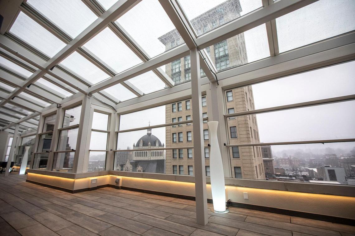 The Infinity: Skybar and Cafe has a glass roof that is retractable for warm weather.