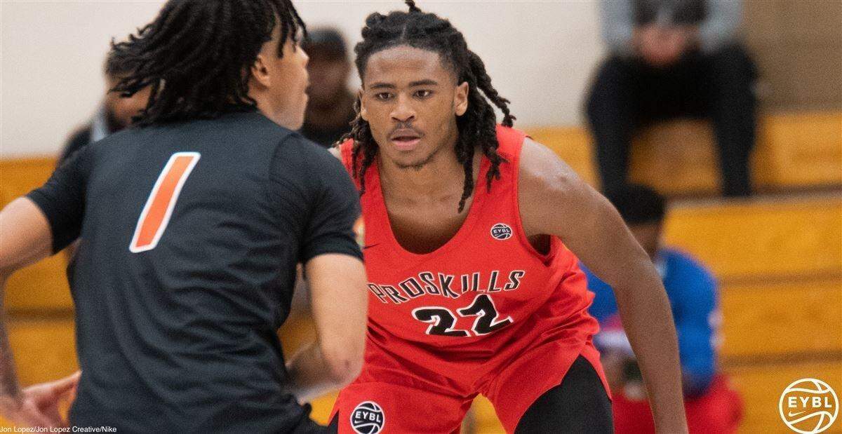 Kentucky freshman Cason Wallace, who is on campus this month and practicing with the Wildcats, said he enjoys the way veteran UK guard Sahvir Wheeler plays.
