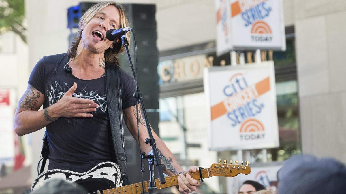 Keith Urban performs at Louisville’s KFC Yum Center Oct. 20.