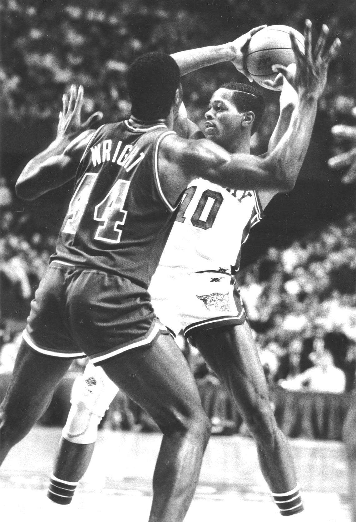 James Blackmon, father of Jalen Blackmon, played at Kentucky from 1983 through 1987, scoring 866 career points.