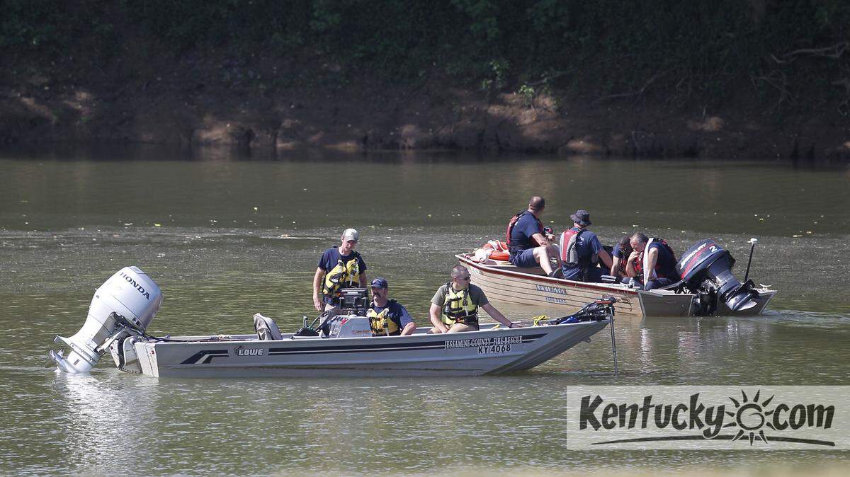 Emergency crews from Jessamine County Fire Rescue and the Lexington Fire Department searched the Kentucky River in Jessamine County Thursday morning 17-year-old Jacob Mulcahy, who has been missing since Wednesday. Photo by Mark Cornelison | Staff
