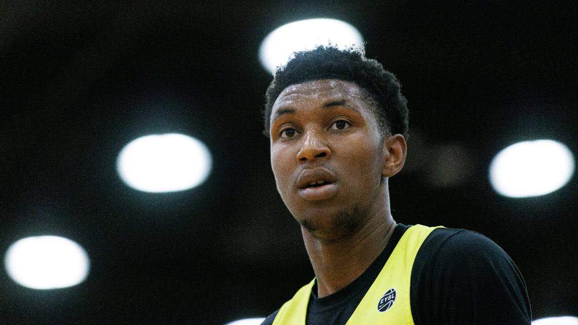 Justin Edwards is committed to Kentucky for the class of 2023 and could end up as the No. 1 prospect in the country.