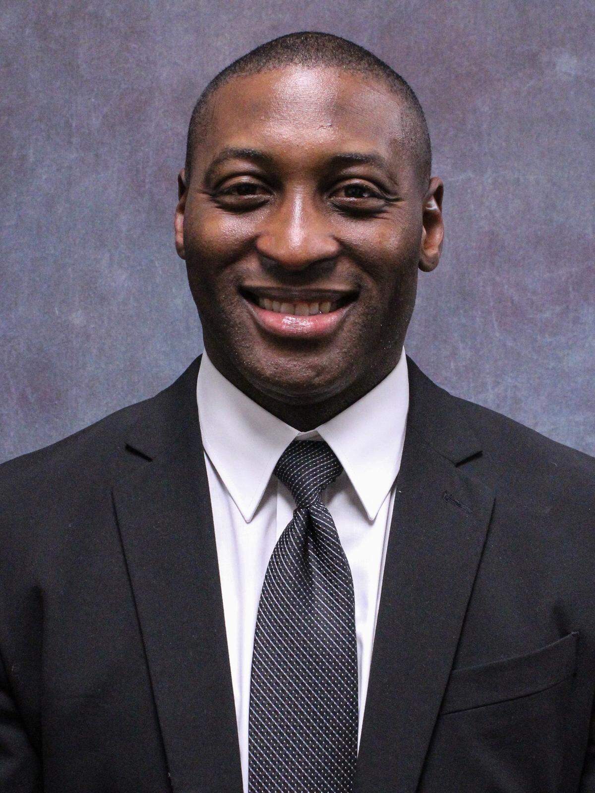 Craig Yeast has been an offensive coordinator at Division III Franklin College in Indiana, where he led one of the nation’s most prolific offenses.