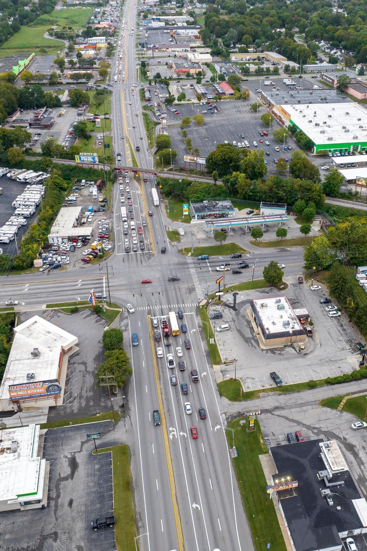 In 40 years, parts of the intersection of Broadway and New Circle Road have seen some change. The Hardee’s and liquor store across the street are still there, as is the Catalina Motel. But the adjoining restaurant has been a Castle Jewelry and Pawn location since May 1988. The Jerry’s restaurant is now a gas station and Kmart is now occupied by Windstream Communications.