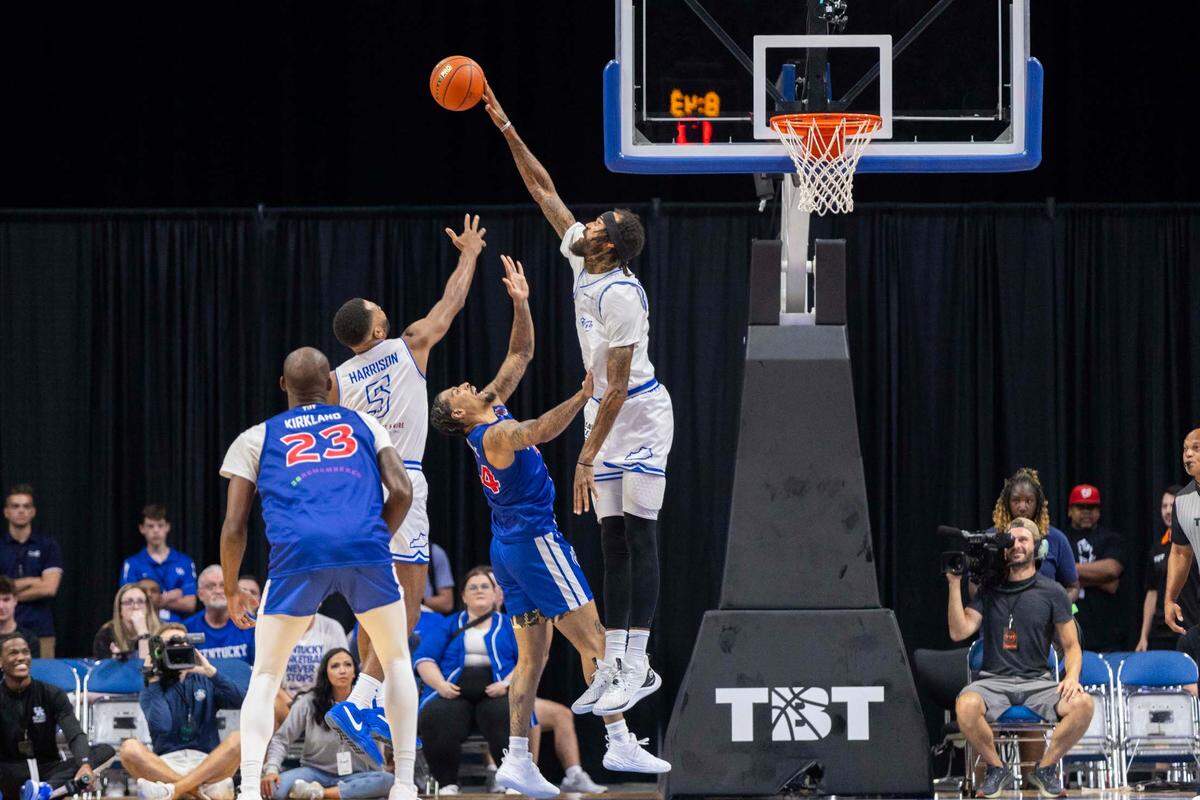 La Familia player Willie Cauley-Stein blocks a shot during Sunday’s game against The Nawf during the TBT on Sunday at Rupp Arena.