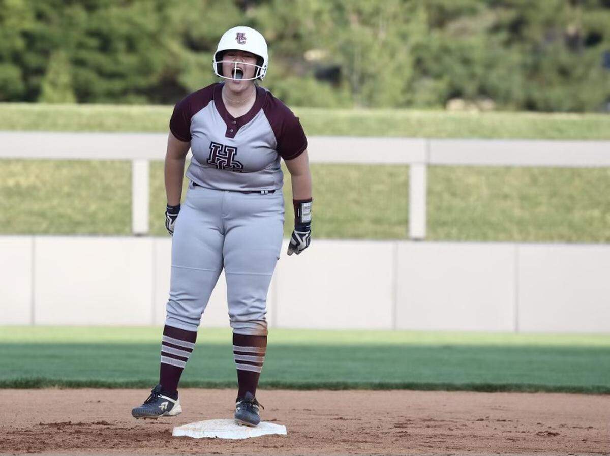 Mackenzie Burczyk doubled in the fourth, contributing to a four-run inning to send Henderson County to the quarterfinals.