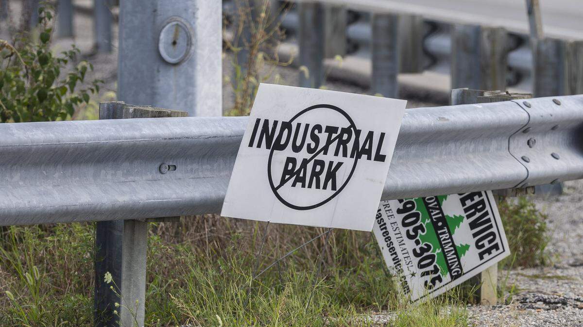 Neighbors are fighting plans for a more than 100-acre proposed industrial park on the border of Franklin and Anderson counties. The Franklin Fiscal Court is expected to vote on a zone change for the new park in late August
