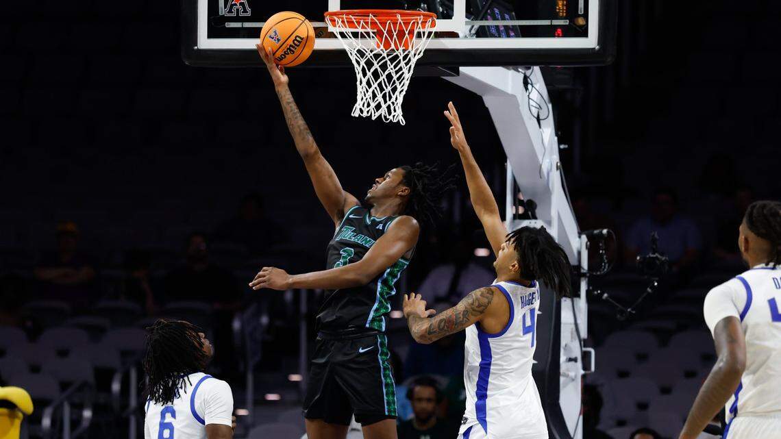 A freshman with 3-point shooting skill is Kentucky’s first transfer add for next season