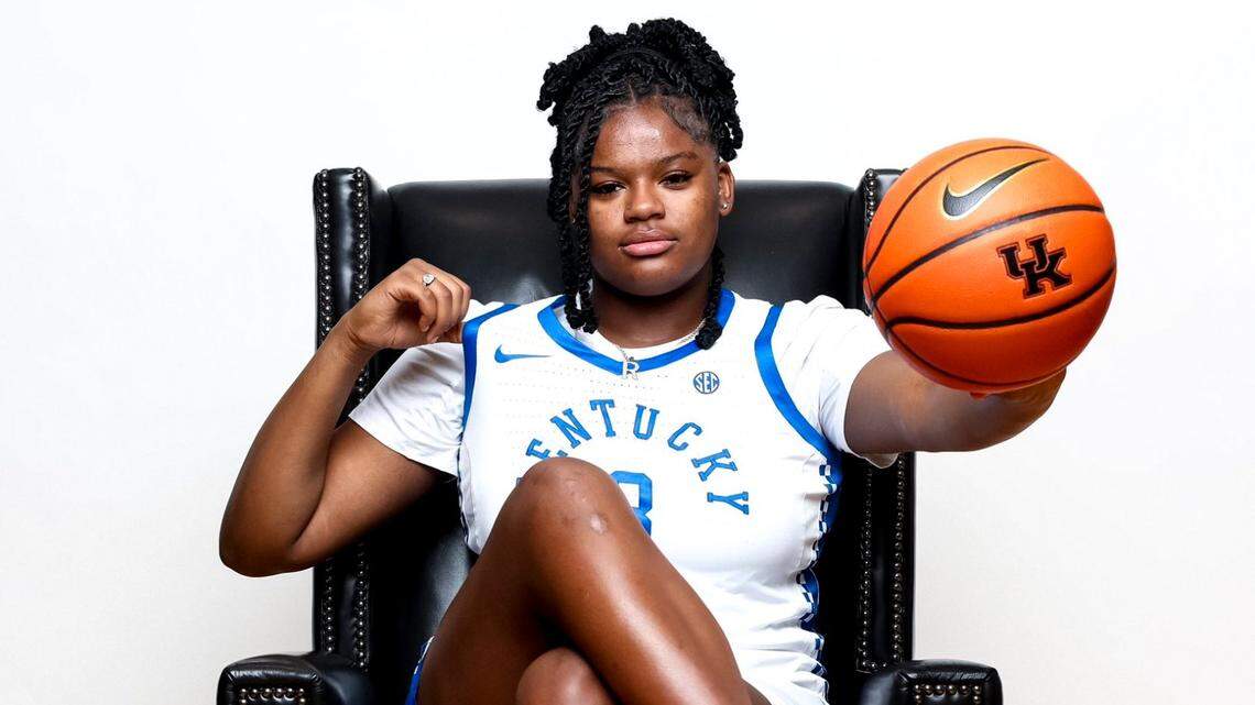 Ramiya White, a 6-foot-5 center from Butler High School in Louisville, is Kentucky’s first commitment in the class of 2024.