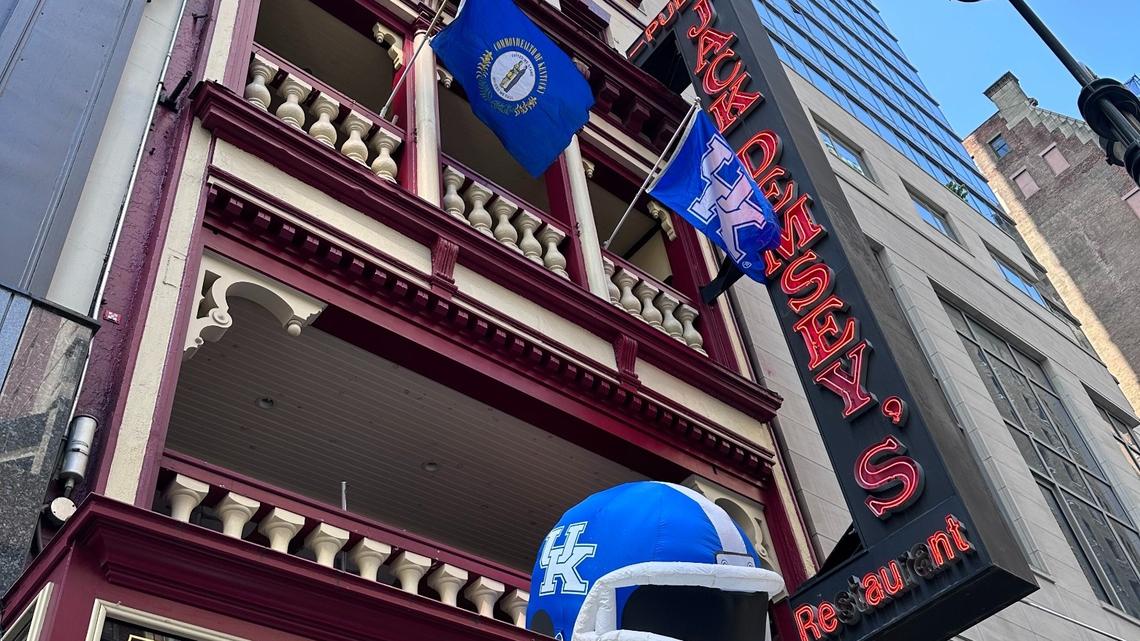 ‘Everybody comes to Demsey’s,’ the New York City bar that always has the UK game on