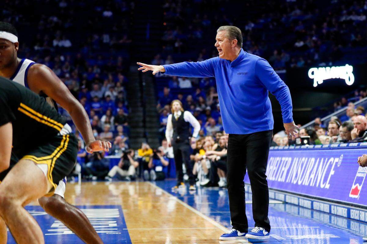 Kentucky head coach John Calipari calls to his players during Sunday’s exhibition game against Missouri Western State.