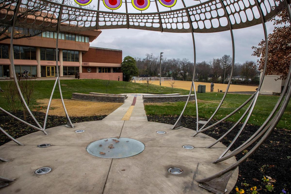 The&nbsp;Stephen R. Powell Memorial Garden and Outdoor Classroom at Centre College in Danville, Ky., honors the late internationally acclaimed glass artist. Powell, a Centre alum, founded the school’s hot glass program. The memorial garden and outdoor classroom were spearheaded by Powell’s former student and protégé&nbsp;Brook Forrest White.