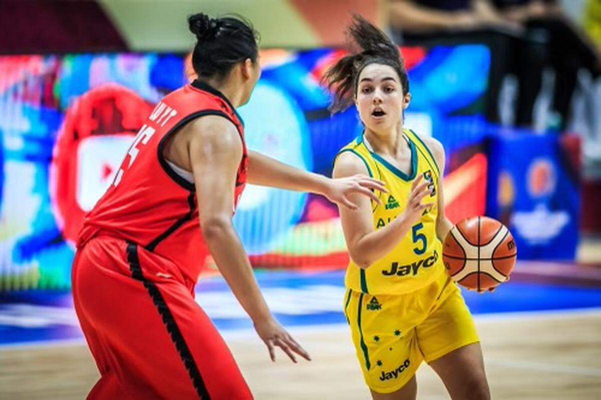 New Kentucky point guard Georgia Amoore said she is putting pressure on herself to make the national team that will represent Australia in this summer’s Olympics but also recognizes the challenge. “That team is so talented and that roster runs deep,” she said.