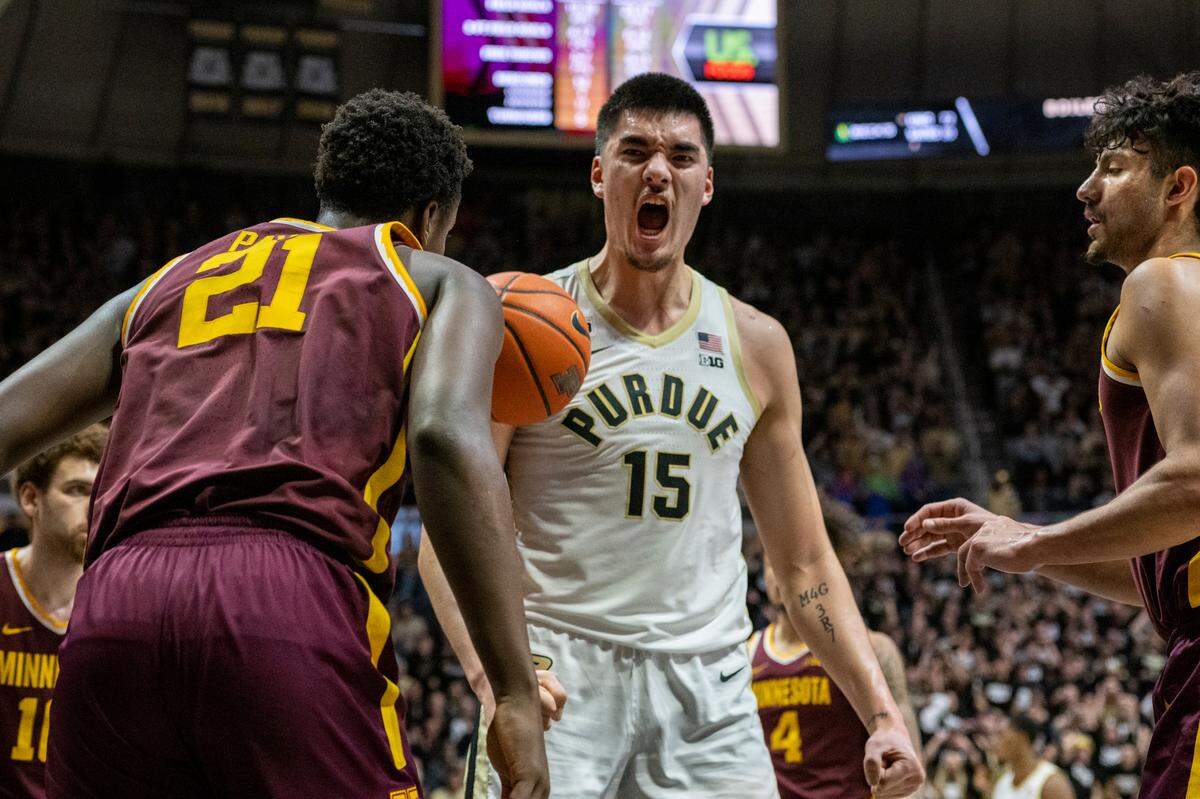 Purdue center Zach Edey is averaging 22.6 points, 13.9 rebounds and 2.2 blocks in 31.8 minutes per game this season.