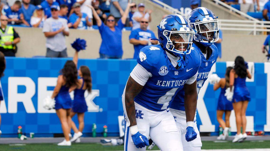 Watch: Kentucky football scores on one fumble return but the Cats should have had two