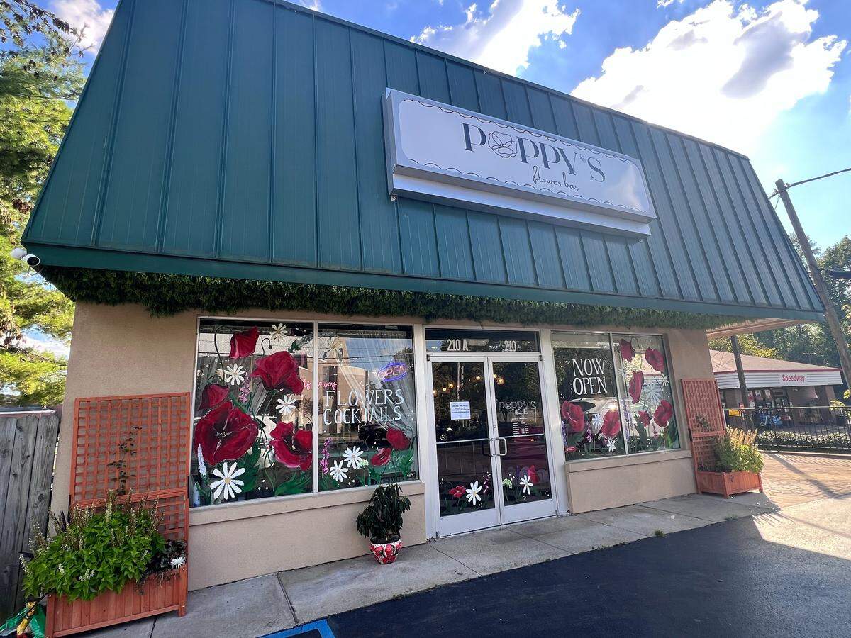 Poppy’s Flower Bar located at 210 Old Mt Tabor Rd on Oct. 4, 2025, in Lexington, Ky.