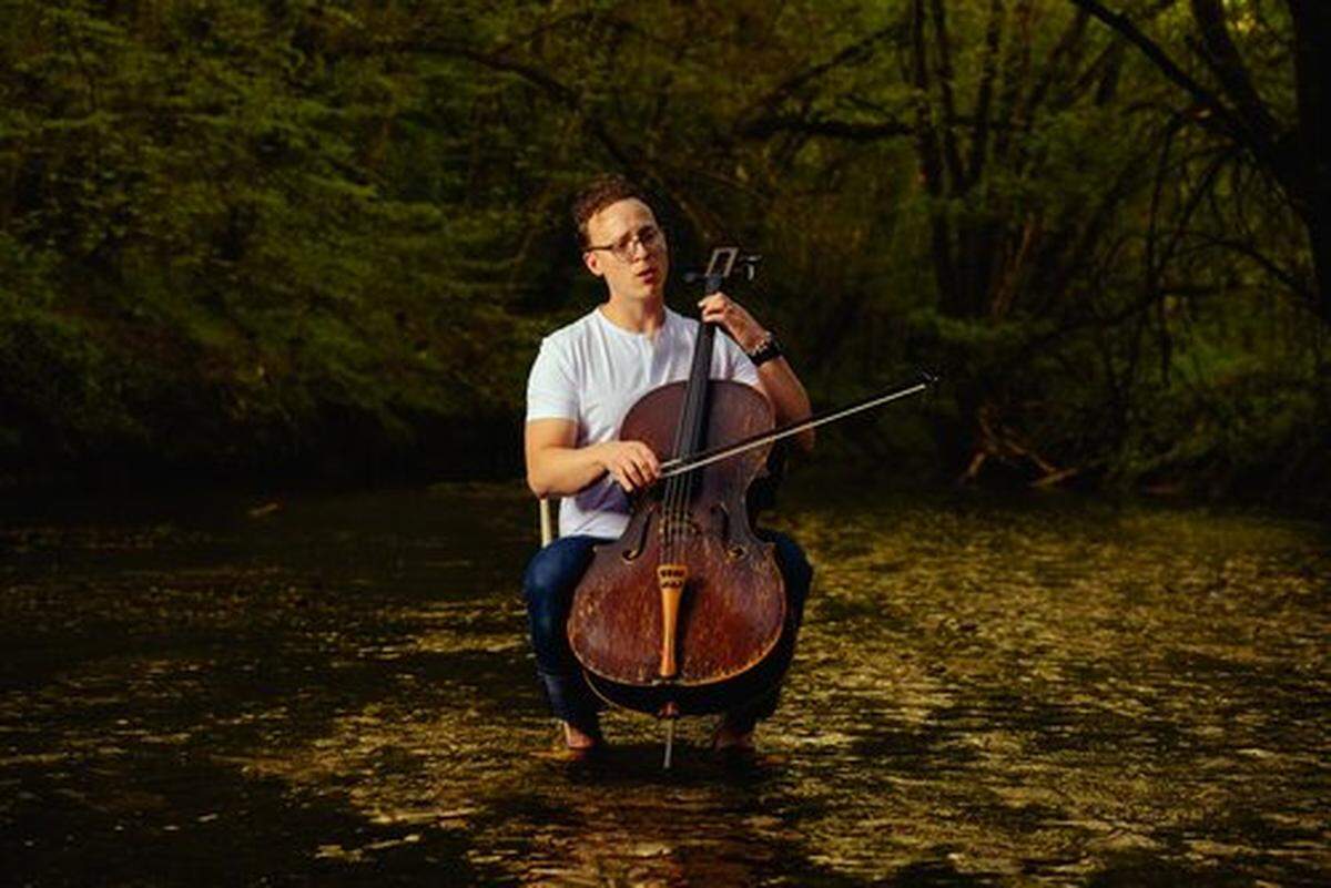 Lexington cellist Ben Sollee will perform at Al’s Bar on April 30.