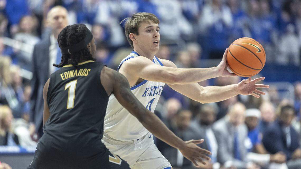 Live updates: Vanderbilt Commodores at Kentucky Wildcats college basketball