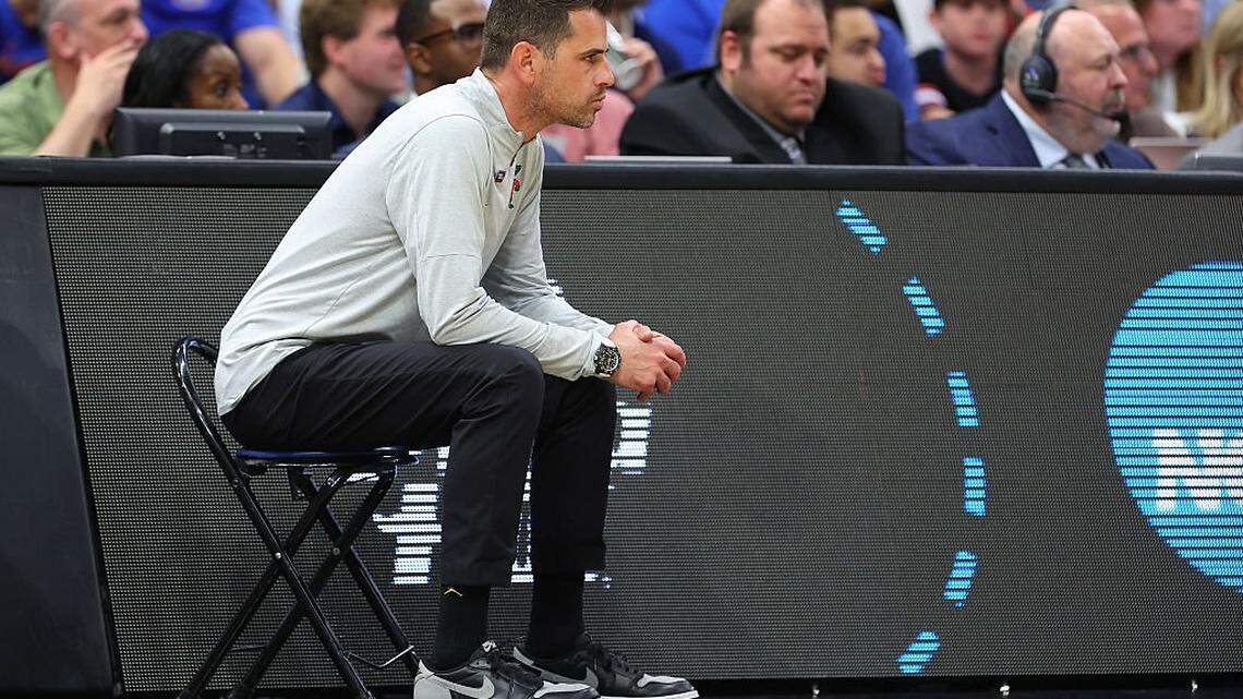 March Madness winners and losers: Ex-UK coaches are up, Todd Golden is down