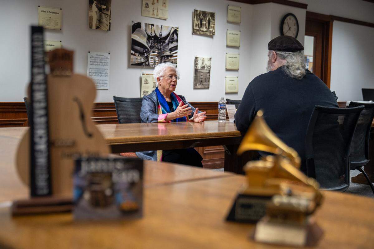 Music writer Walter Tunis interviews singer/songwriter Janis Ian on her career and life and why she donated her memorabilia to Berea College for a new archive.