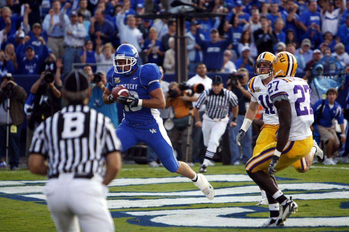 Kentucky tight end Jacob Tamme caught an 8-yard touchdown pass in the third quarter of No. 17 UK’s 43-37 triple-overtime upset of No. 1 LSU in 2007.