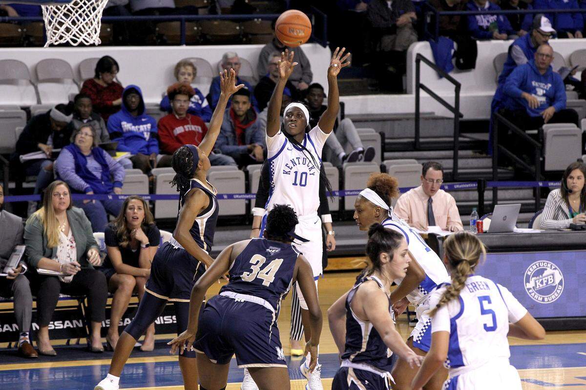Kentucky’s Rhyne Howard (10) is entering her junior season. She was voted to the All-America First Team as a sophomore.