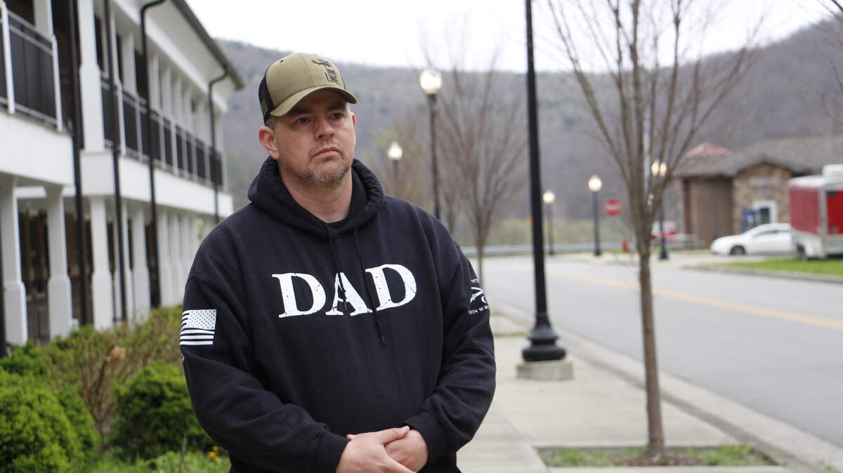 Michael Cagle, who was, until earlier this week, chief of the Martin Police Department, is calling on the city’s mayor to resign.