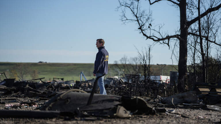 UPS plane crash: No, Grok, Gov. Andy Beshear’s photo isn’t from 2021 tornadoes