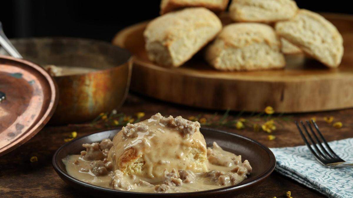 A staple of American South cuisine, sausage gravy goes great on a good biscuit. Serve the gravy over a biscuit, whole or split, as you prefer.