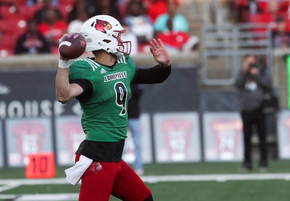 Louisville’s Tyler Shough throws a touchdown pass to Chris Bell during the Cardinals’ scrimmage on April 19.