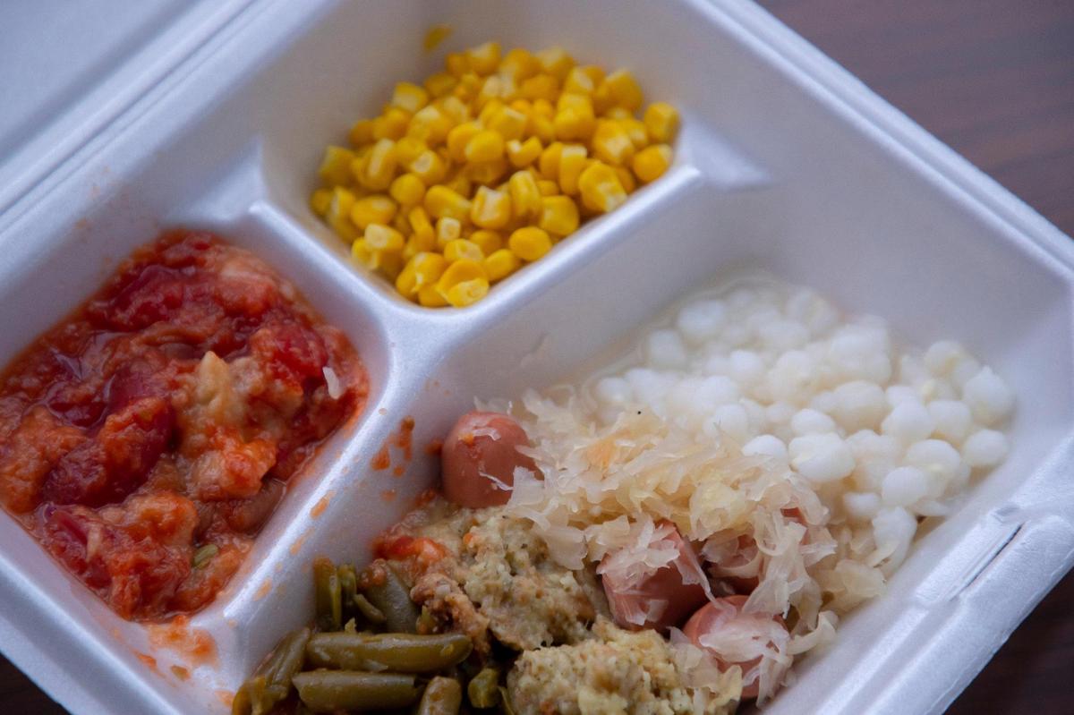 On the last day of business, Max’s Loudon Square Buffet in Lexington served sauerkraut with hot dogs and stewed tomatoes, but no liver and onions, a perennial customer favorite.