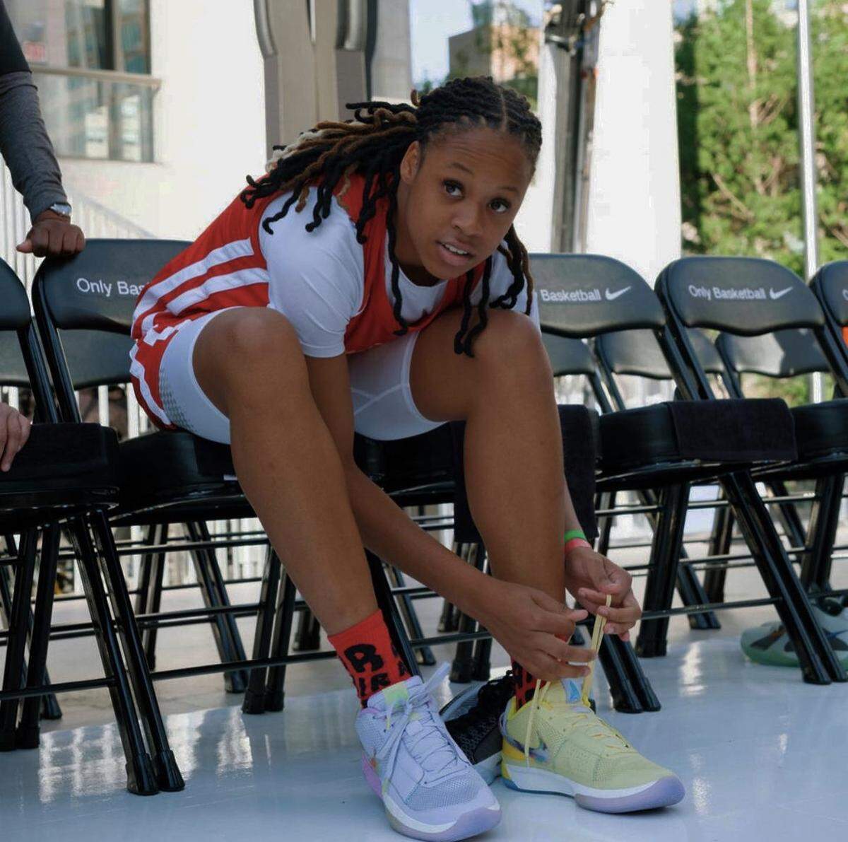 Me’Arah O’Neal, the 6-foot-4 daughter of Hall of Famer Shaquille O’Neal, will choose from a group of eight Power Five programs on Sunday afternoon.