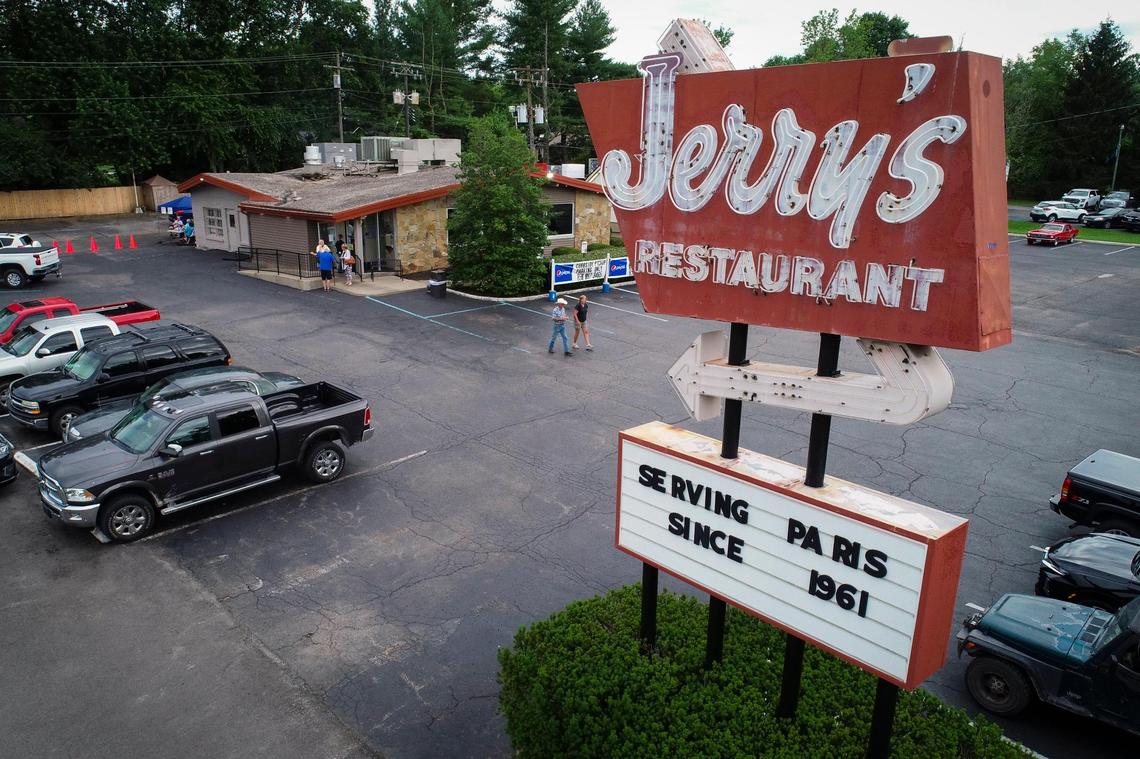 Customers leave Jerry’s Restaurant after a meal, Wednesday, July 7. Jerry’s Restaurant in Paris was opened by A.B and Maxine Pulliam in 1961 and is the last remaining location in America of the once popular franchise.