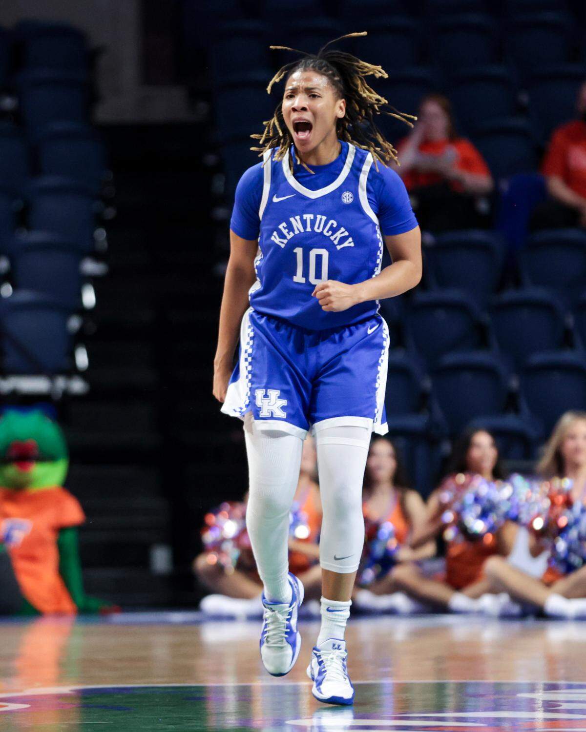 Dazia Lawrence made four of her eight 3-point attempts Thursday and finished with 14 points in Kentucky’s SEC win over Florida in Gainesville.