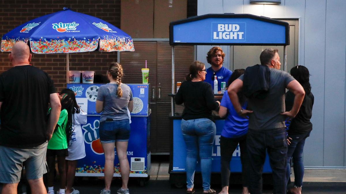 You can buy alcohol at Kentucky football games in 2023. See what’s being sold, and where.