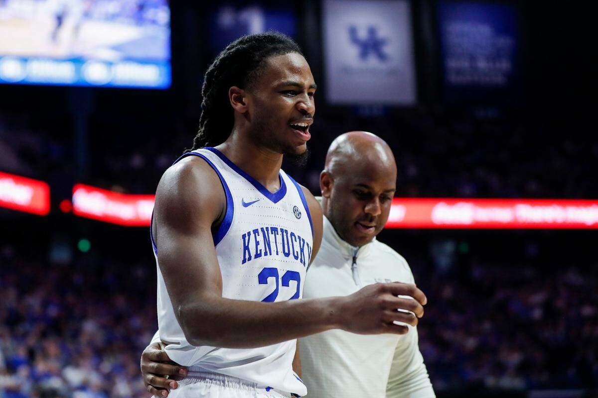 Kentucky guard Cason Wallace left the Rupp Arena court early in the second half of UK’s loss to Vanderbilt on Wednesday night. He did not return to the game due to injury.