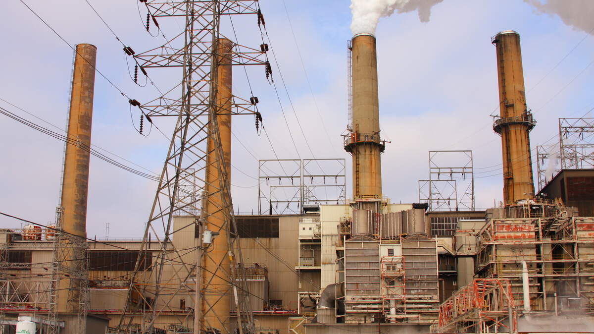 The Cane Run plant owned by Louisville Gas and Electric and Kentucky Utilities will see its coal-fired units shut down sooner than expected. 
