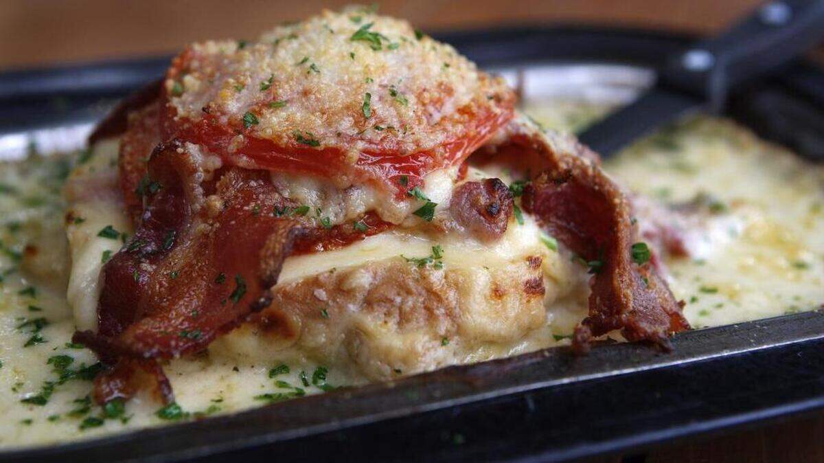 Kroger has added a meal kit for a hot Brown just in time for the Kentucky Derby. Will your version look this yummy? Don't be silly, this is the Merrick Inn's hot Brown. But this is what its approximating.