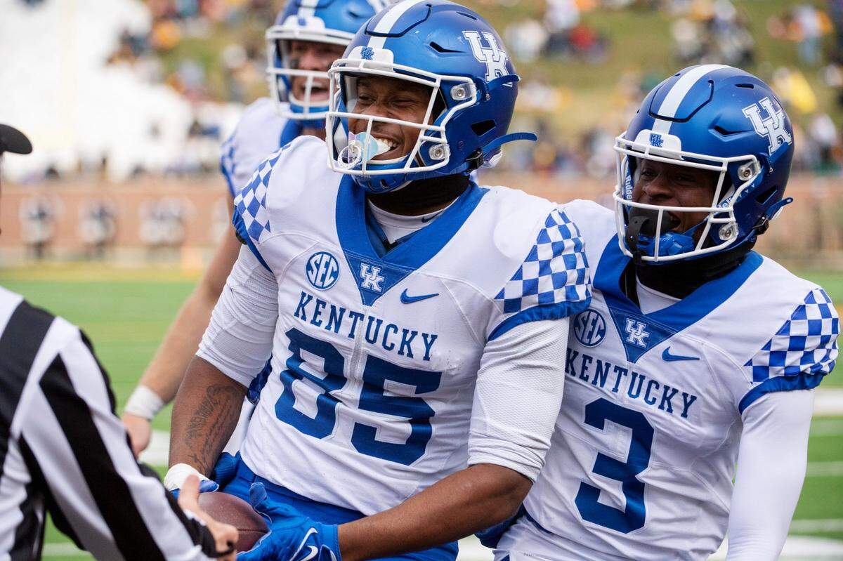Kentucky tight end Jordan Dingle has caught seven passes for 89 yards and one touchdown in the last two games.