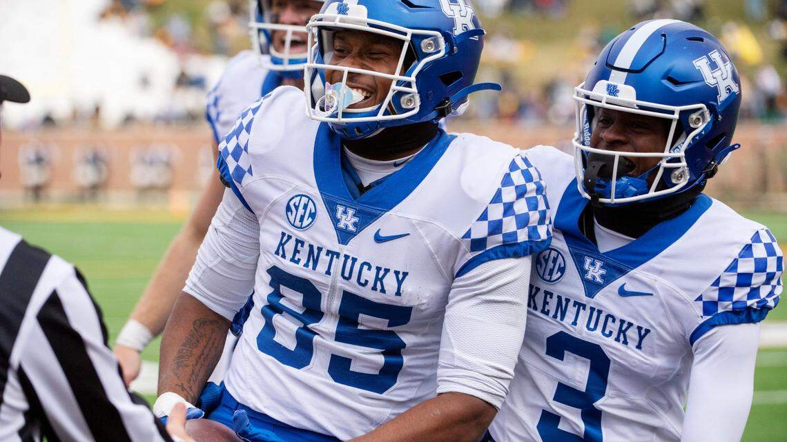 ‘He’s just so smart.’ This Kentucky football breakout candidate is making good on hype.