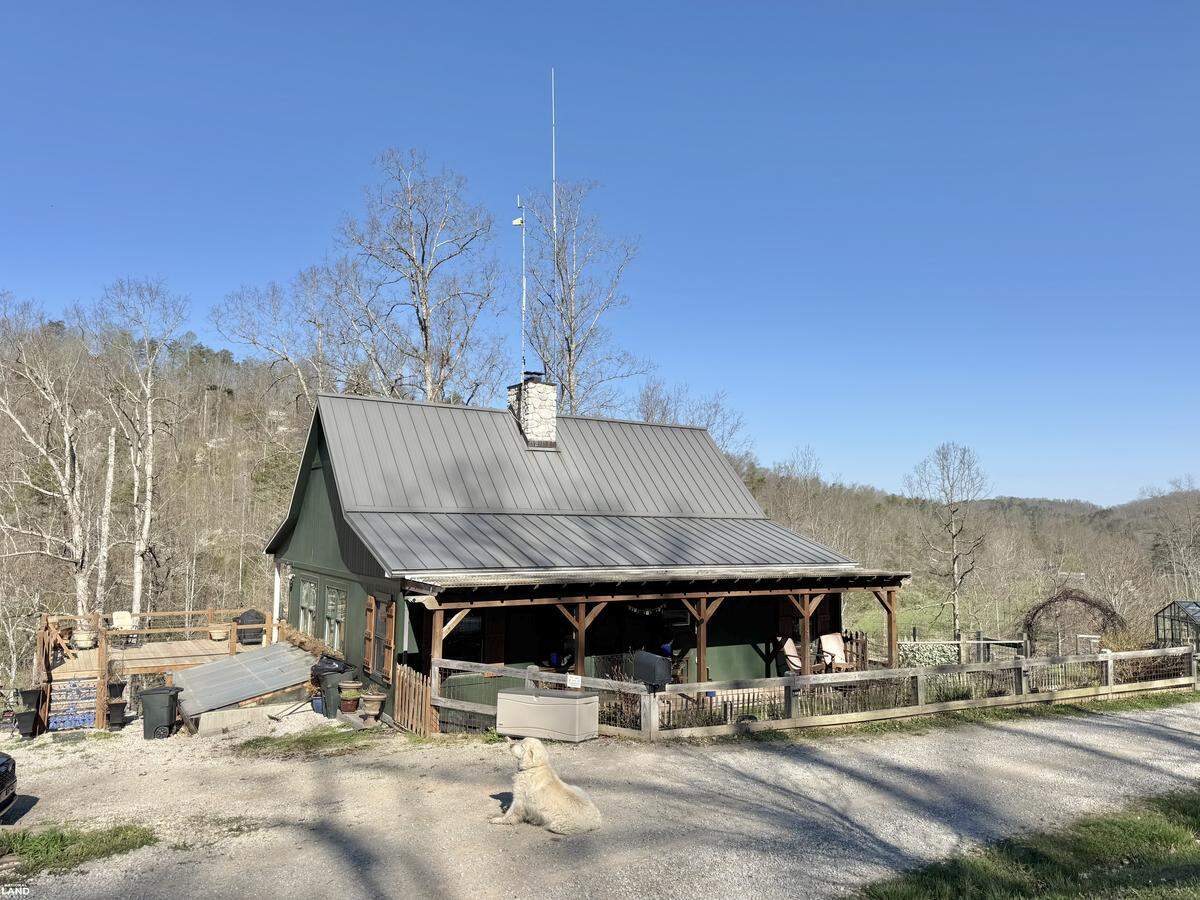 The main house at Witheniwe Farms in Lawrence County, Ky.