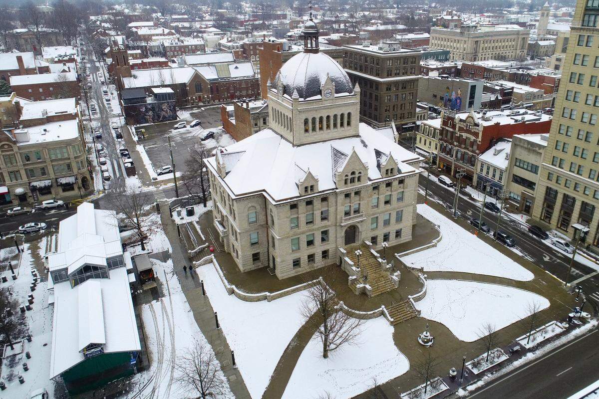 The recently restored Fayette County courthouse covered in Lexington’s first snow of 2019. Central Kentucky reported 1-2 inches of snowfall.