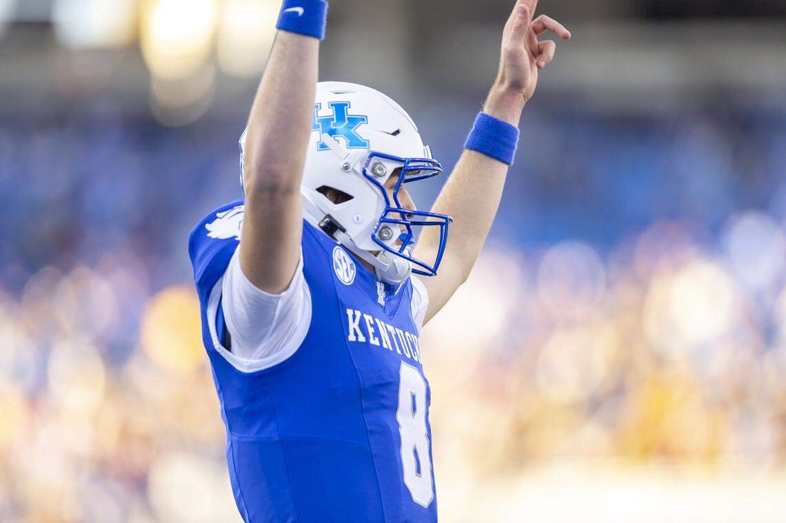 Kentucky quarterback Cutter Boley (8) celebrated a touchdown during UK’s 48-6 rout of Murray State on Nov. 16.