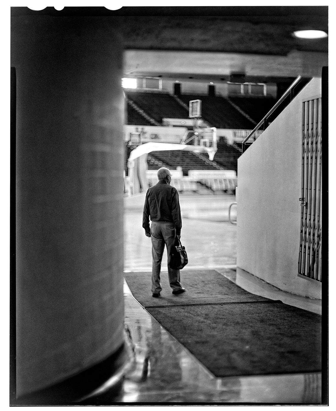 Jerry Tipton has covered University of Kentucky basketball for the Herald-Leader since 1981-82. The Hall of Fame writer just completed his final week on the beat and takes years of fond memories into retirement.