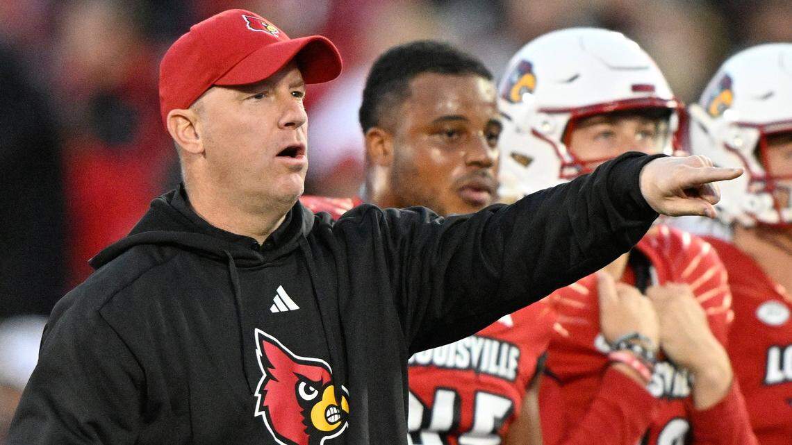 Advice for those comparing Louisville’s Jeff Brohm to Kentucky’s Mark Stoops: Don’t