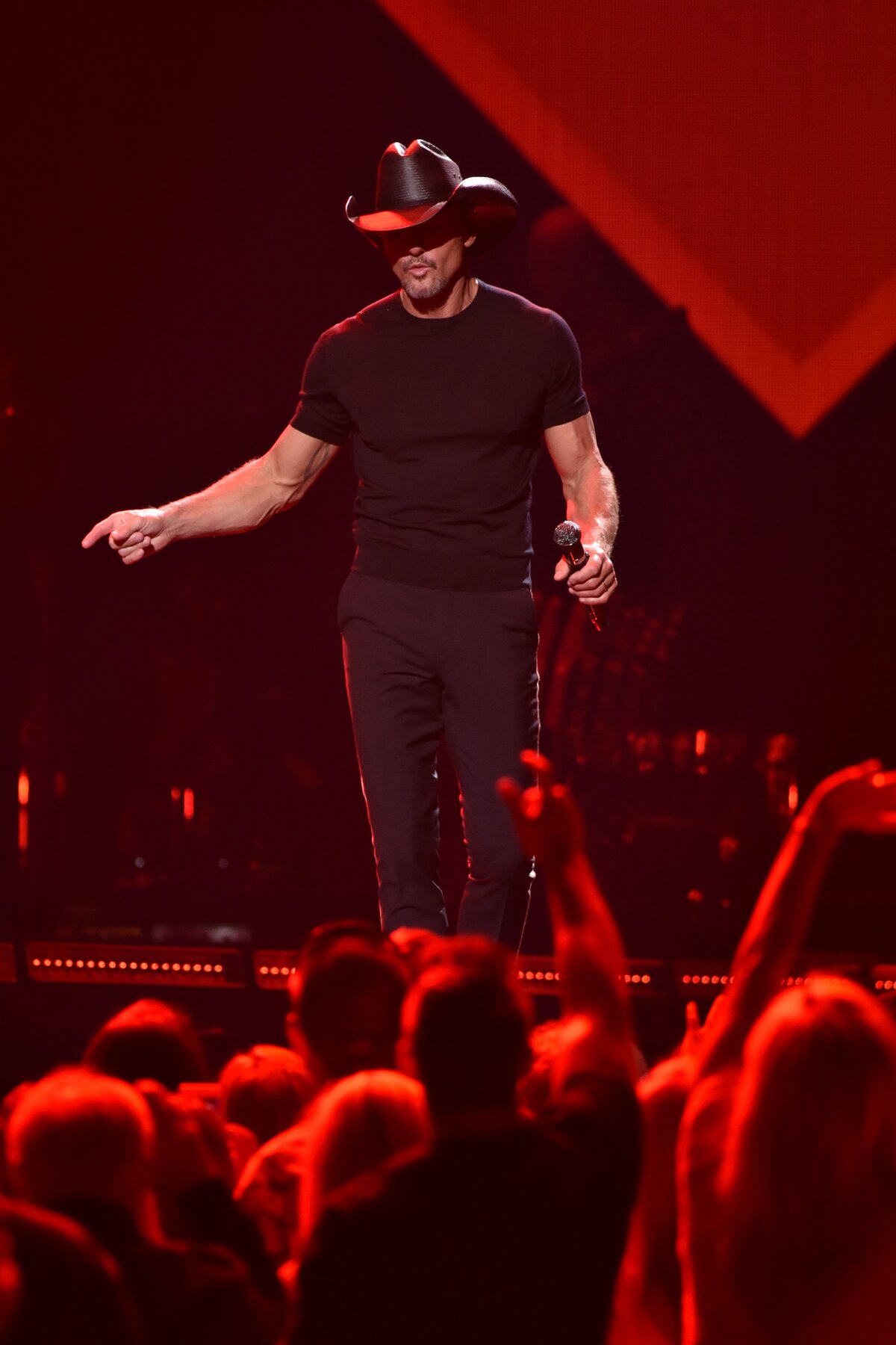 Tim McGraw greets fans in Rupp Arena in 2018. McGraw is bringing his latest tour, “Standing Room Only,” to Lexington in June 2024. Tickets go on sale Aug. 4.