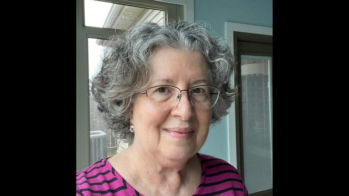 Elizabeth Yellstrom was the holdout juror that would not convict Carol Ann Hignite of murder during her first trial. Now, she’s supporting her at her second trial as an advocate.