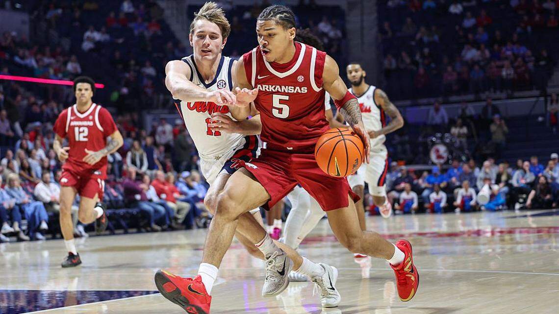 How Kentucky matches up vs. No. 15 Arkansas — with a game prediction