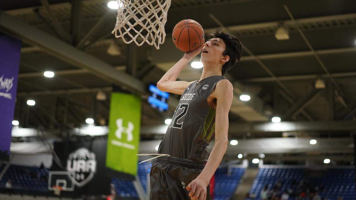 Chet Holmgren is the No. 1 player in the class of 2021, according to the latest rankings from ESPN.